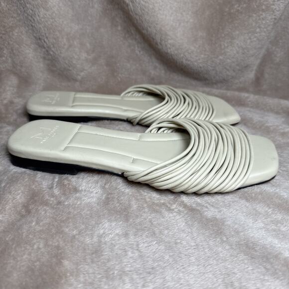 Marc‎ Fisher Ltd Women's 7M Maddie Ivory Slip On Leather Sandals Summer Spring - Picture 1 of 8
